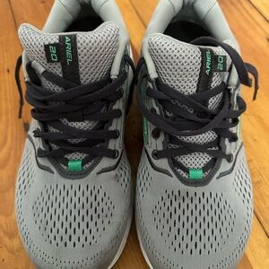 Brooks Ariel 20 Gray and Green Athletic Shoes